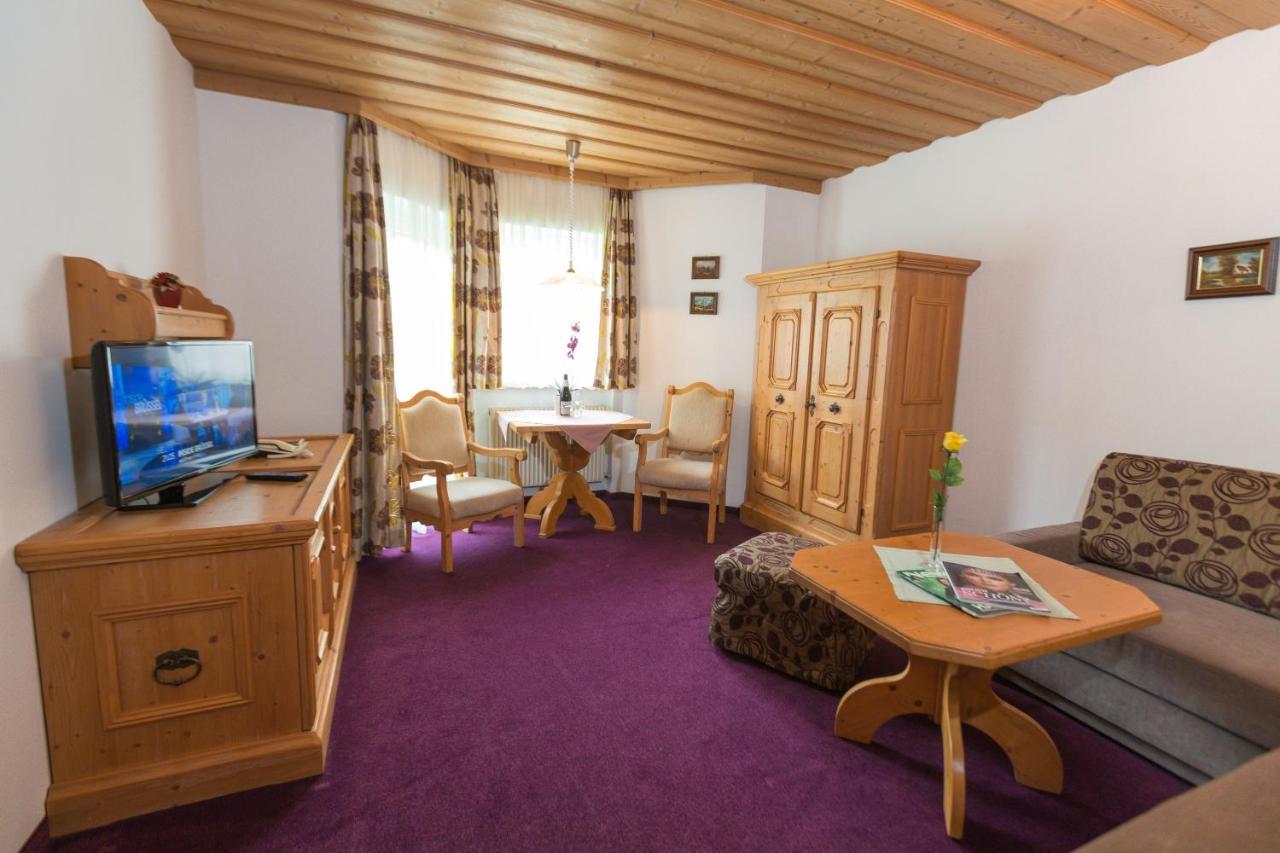 Flat Hotel Seefeld in Tirol Room photo