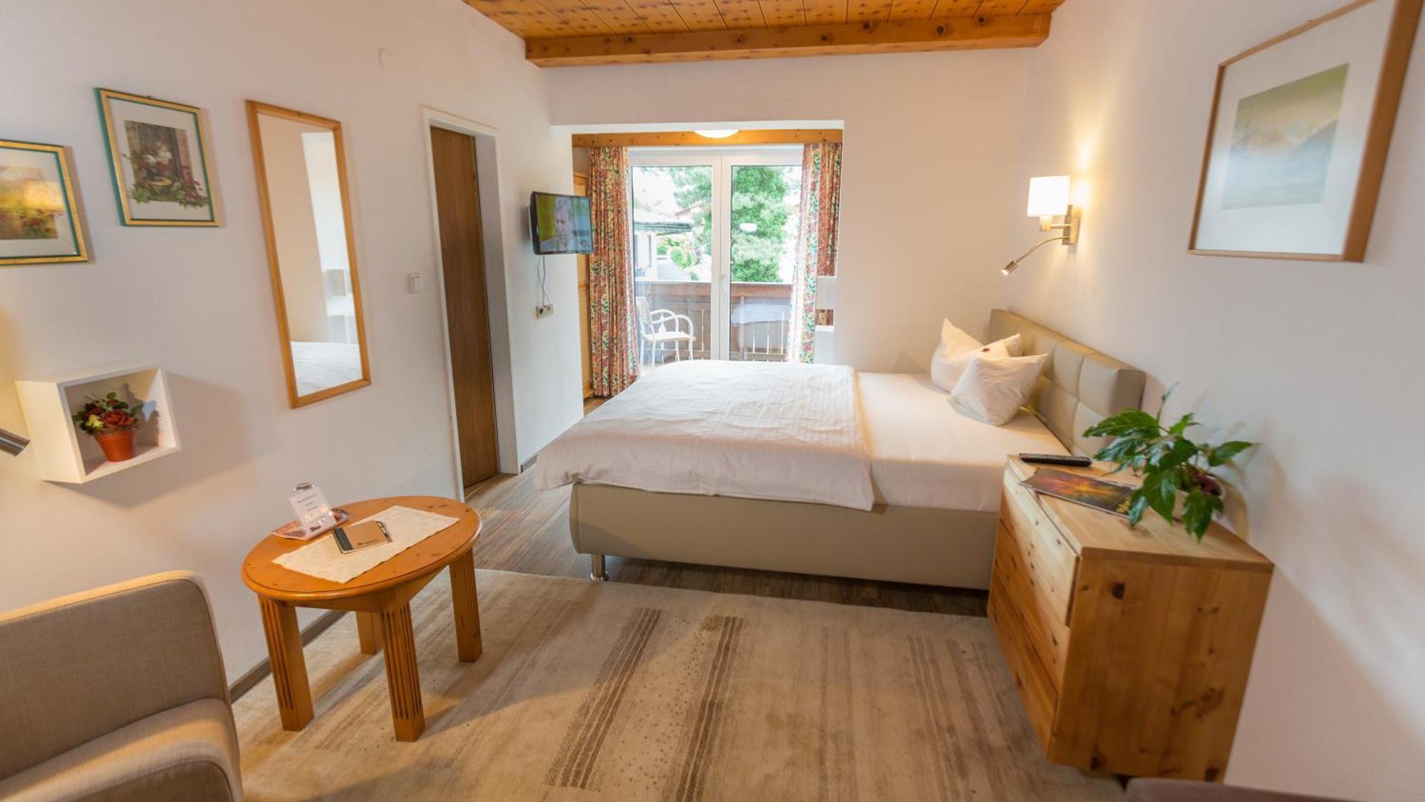 Flat Hotel Seefeld in Tirol Room photo